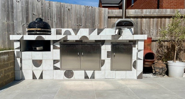 Geometrica Abstract and Mono - Outdoor Kitchen - Private Residence, London