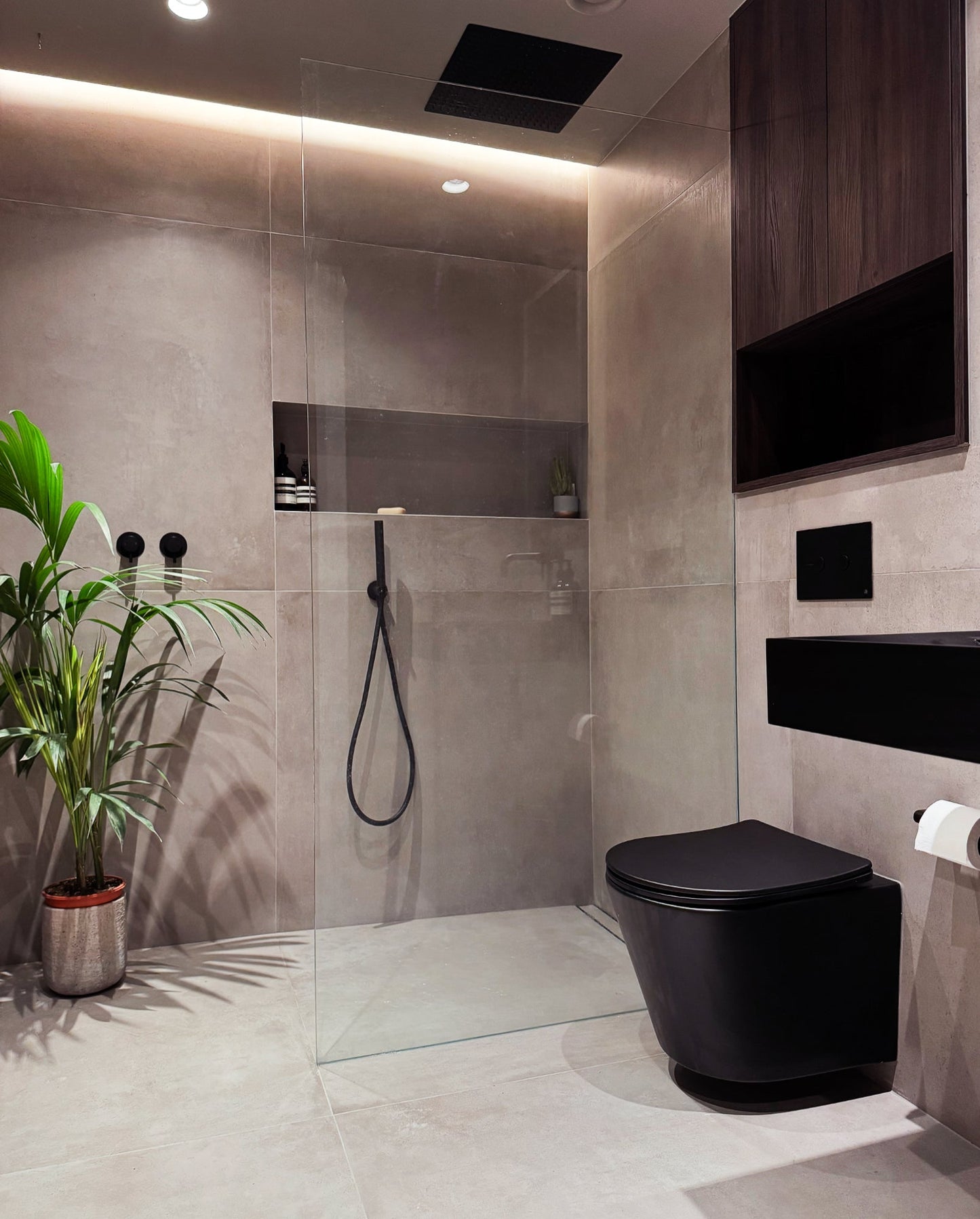 Warehouse Cloud Grey – Wetroom by Novospace, London