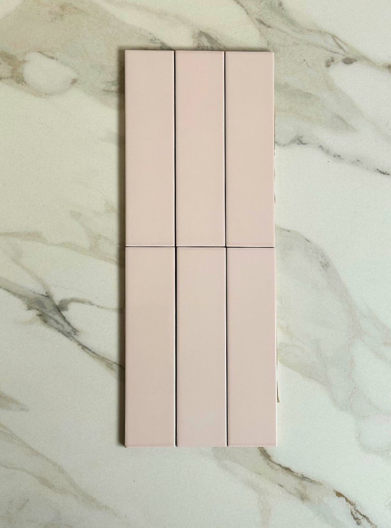 Manuva Blush Gloss (Room Lot)