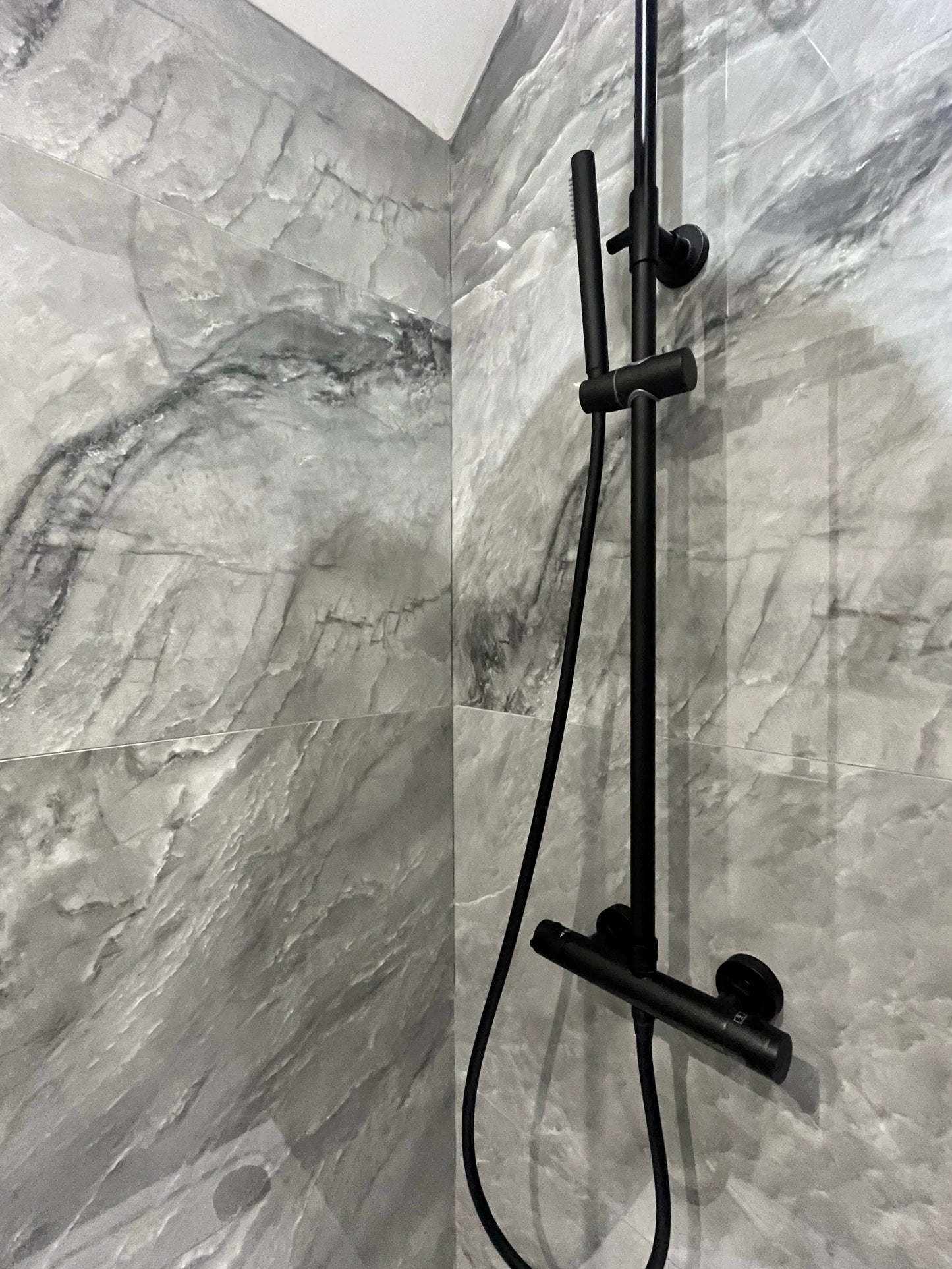 Nova Onyx Dark Grey Polished