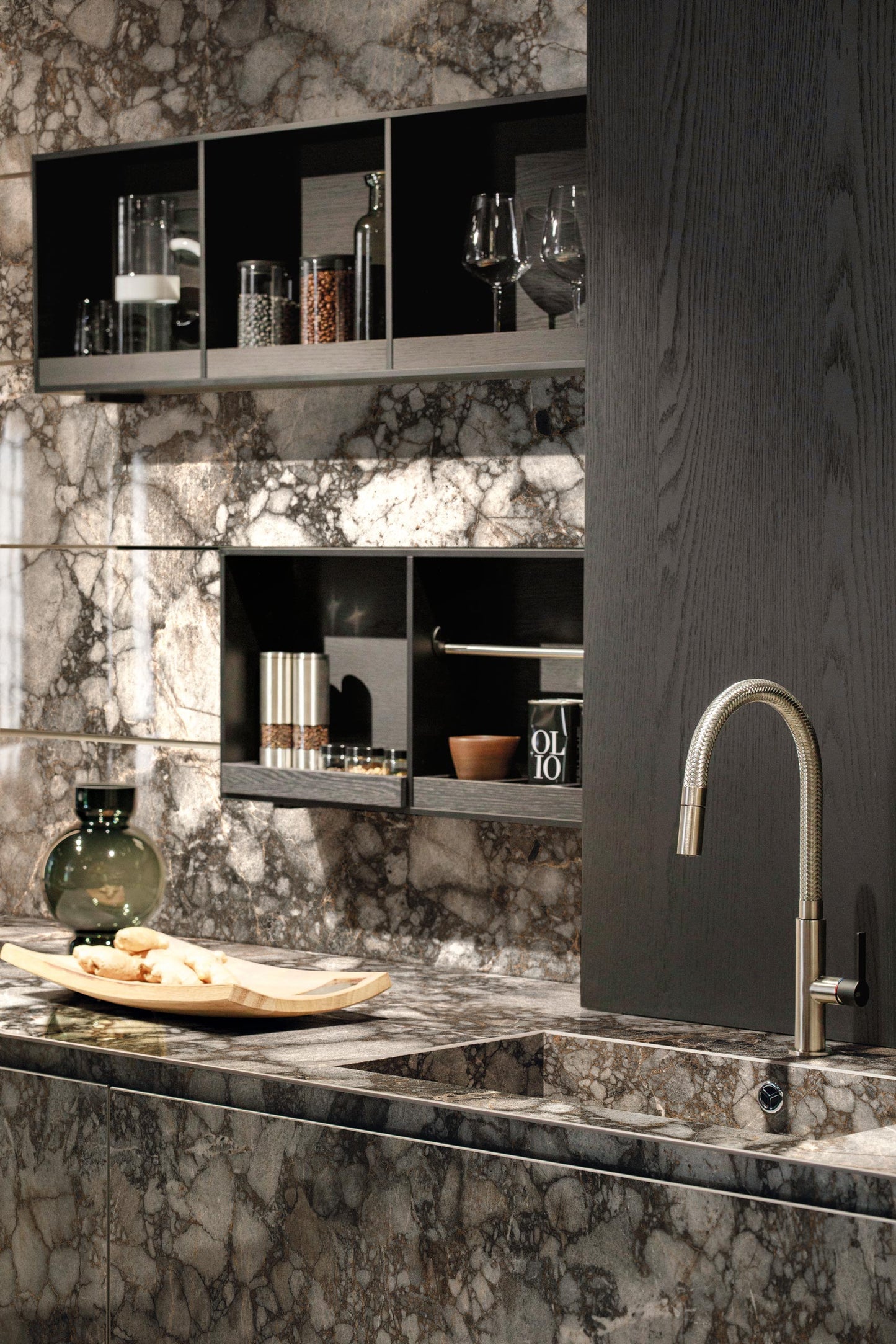 Marmi Riverbed (Glossy)