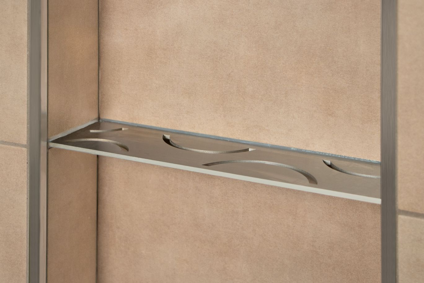 Schluter Shelf N S1 Curve Design