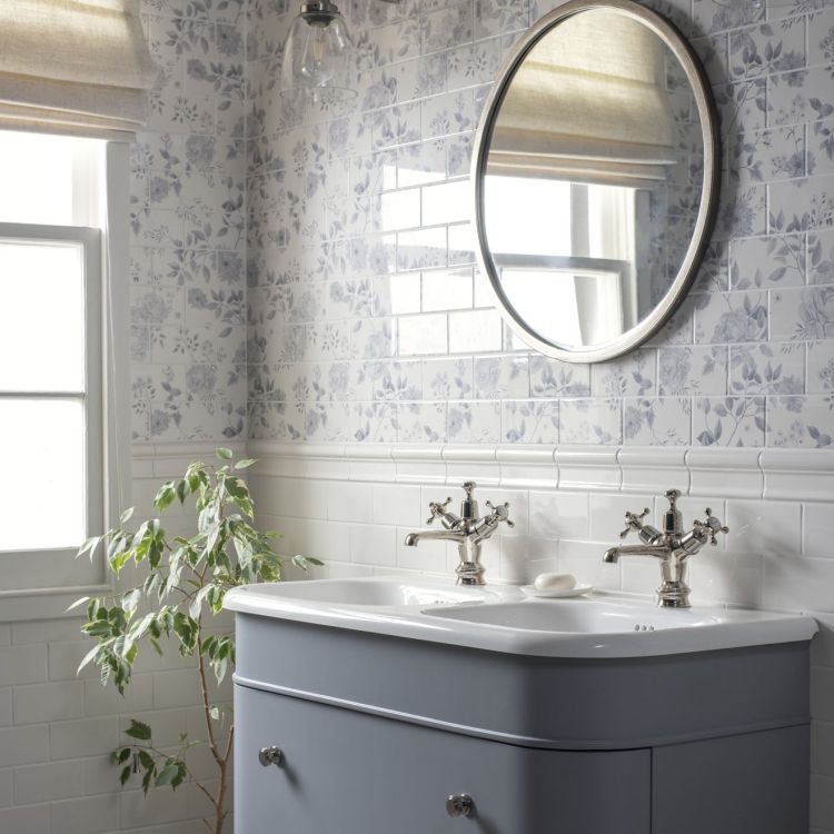 Artworks Victoria Moulding