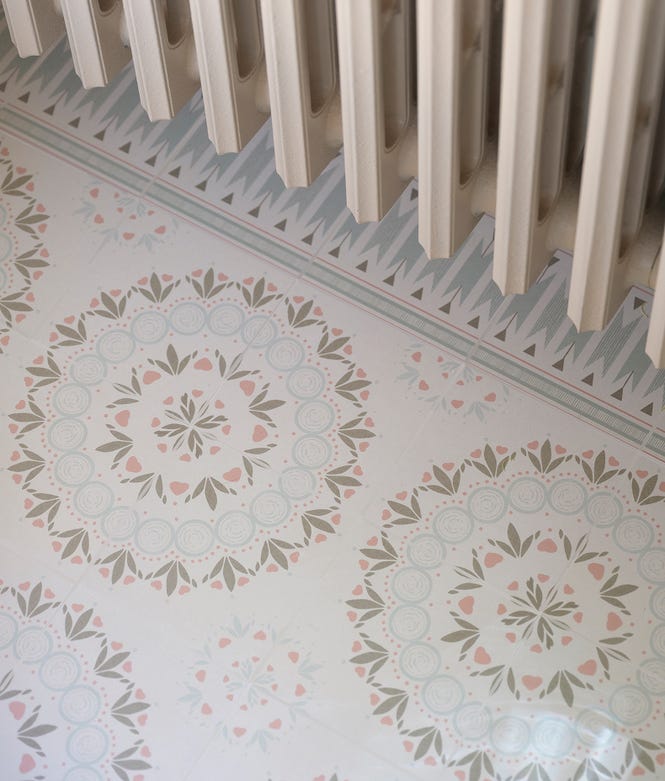 Aventuras Porcelain Ziggy Border Olive