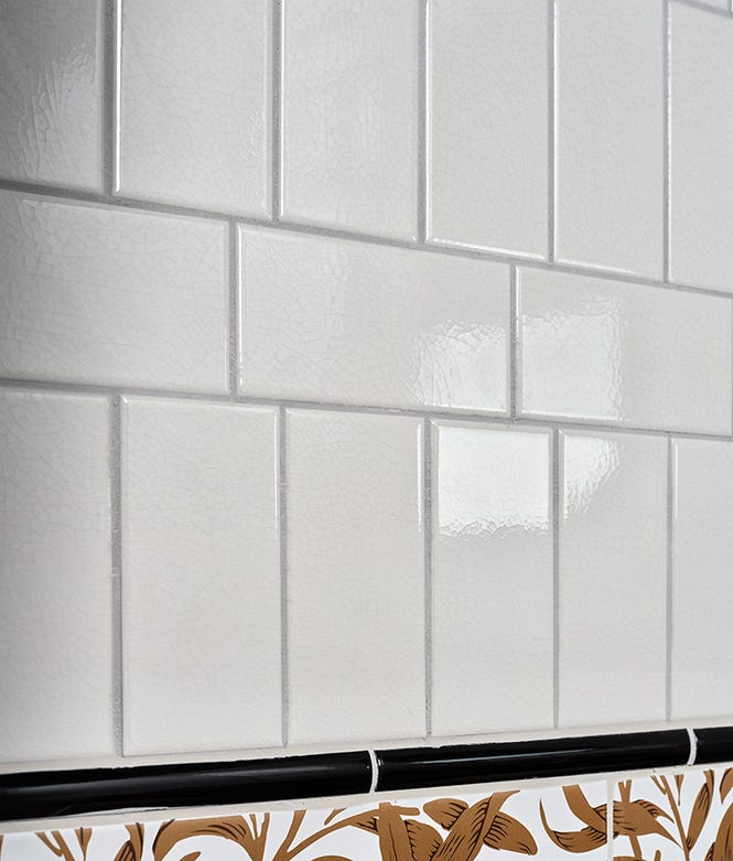 Victorian Style Wall Antique White Metro Glaze Crackle Glaze Finish