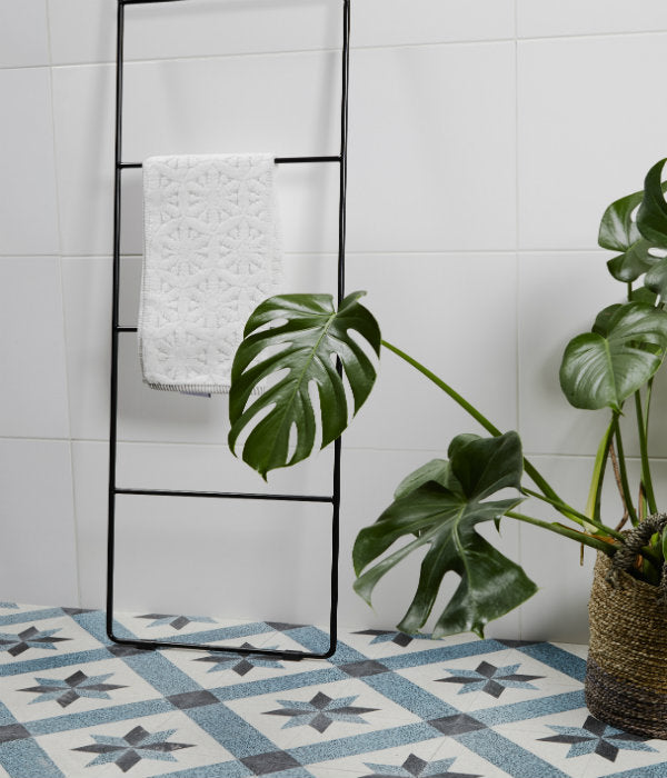 Delicate Wall Ceramic