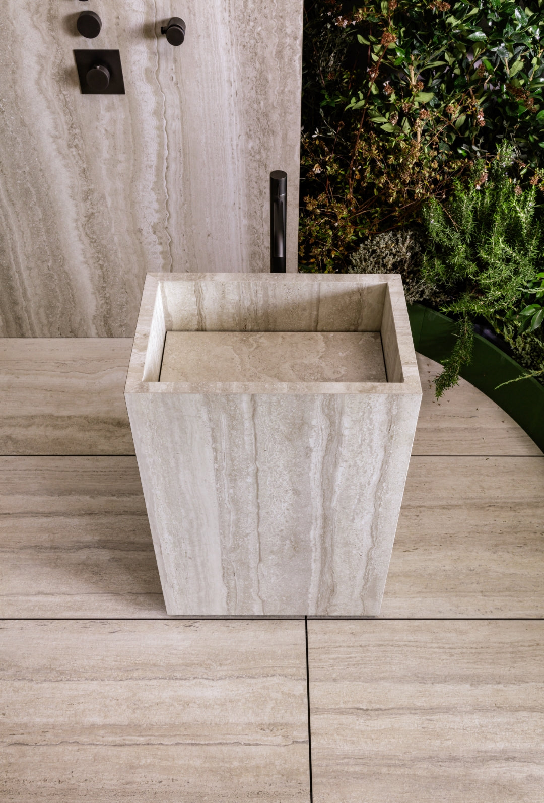 Formativo Gold Vein Cut (Room Lot)