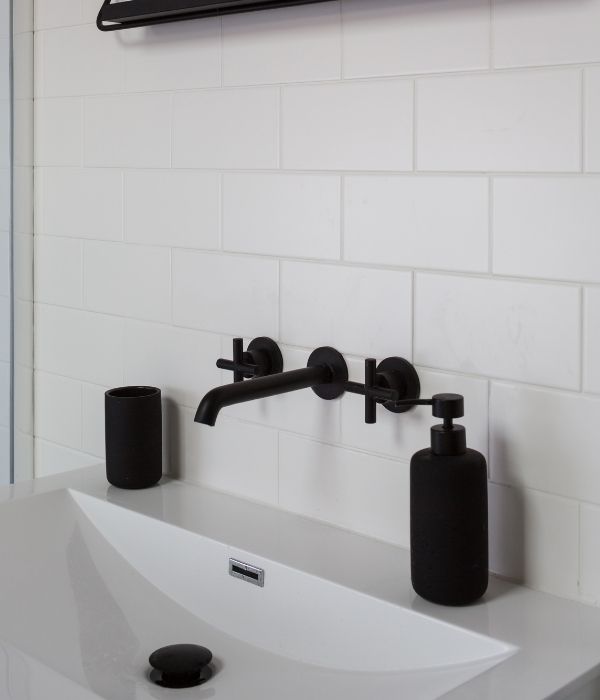 Delicate Wall Ceramic Metro