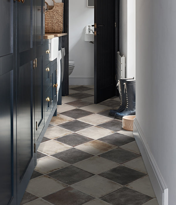 Osterley Porcelain Textured Square Black