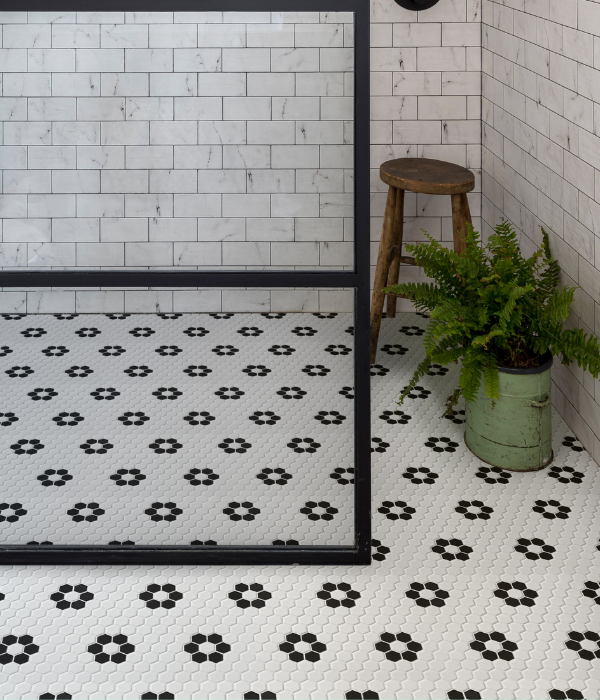 Mono Hex Porcelain Daisy