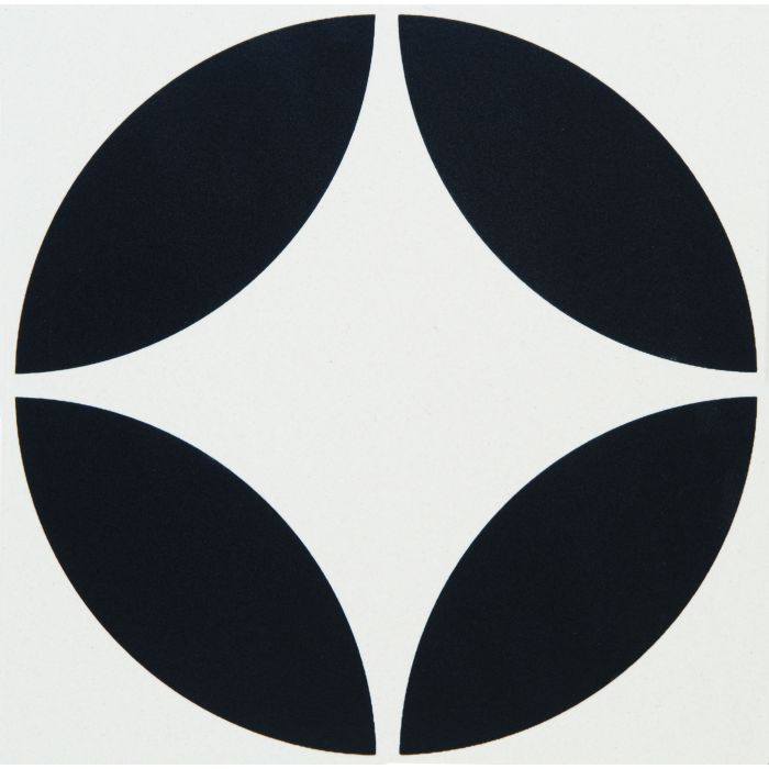 Bavaria Black on Dover White