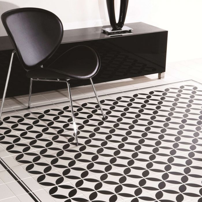 Cavendish Internal Corner Black on Dover White