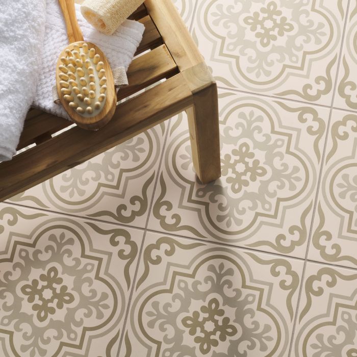 Vogue Green on Chalk