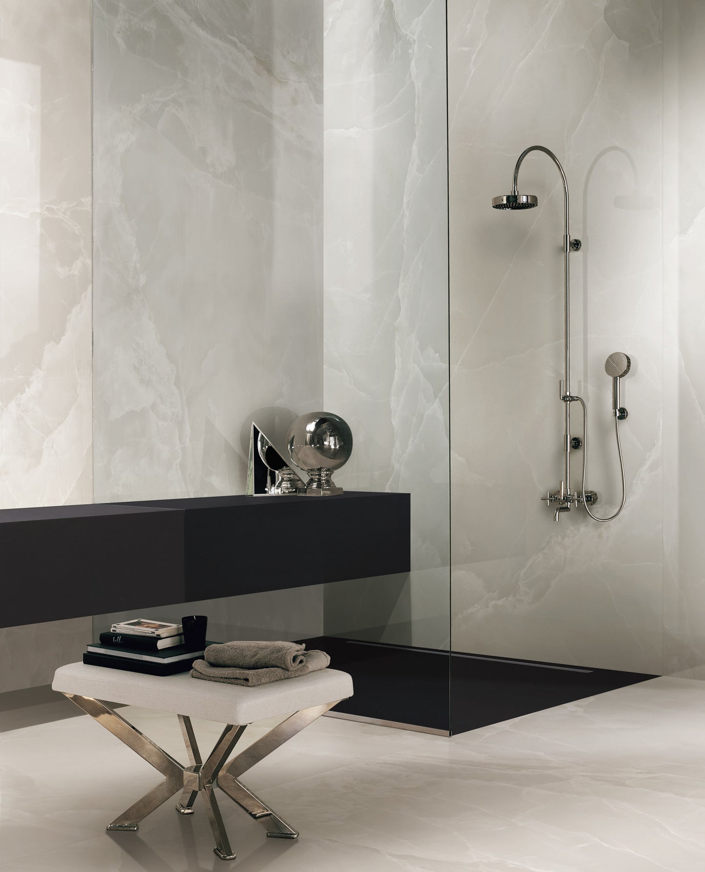 Onici Cloudy White (Glossy)