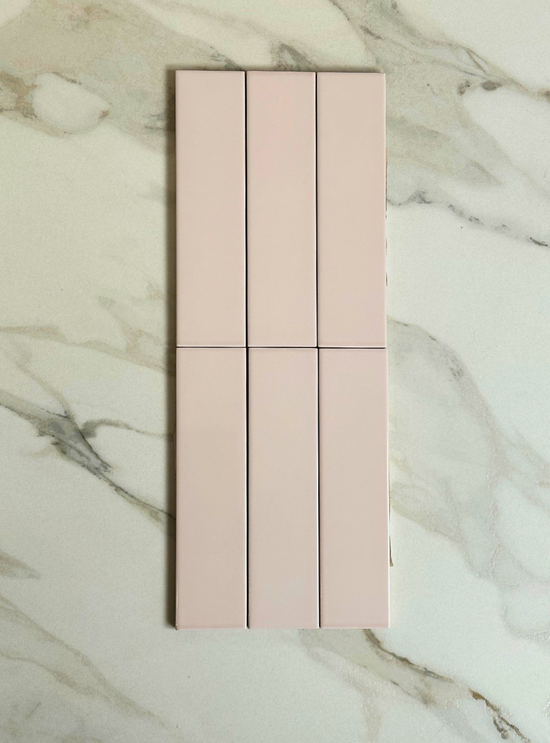 Manuva Blush Gloss (Room Lot)