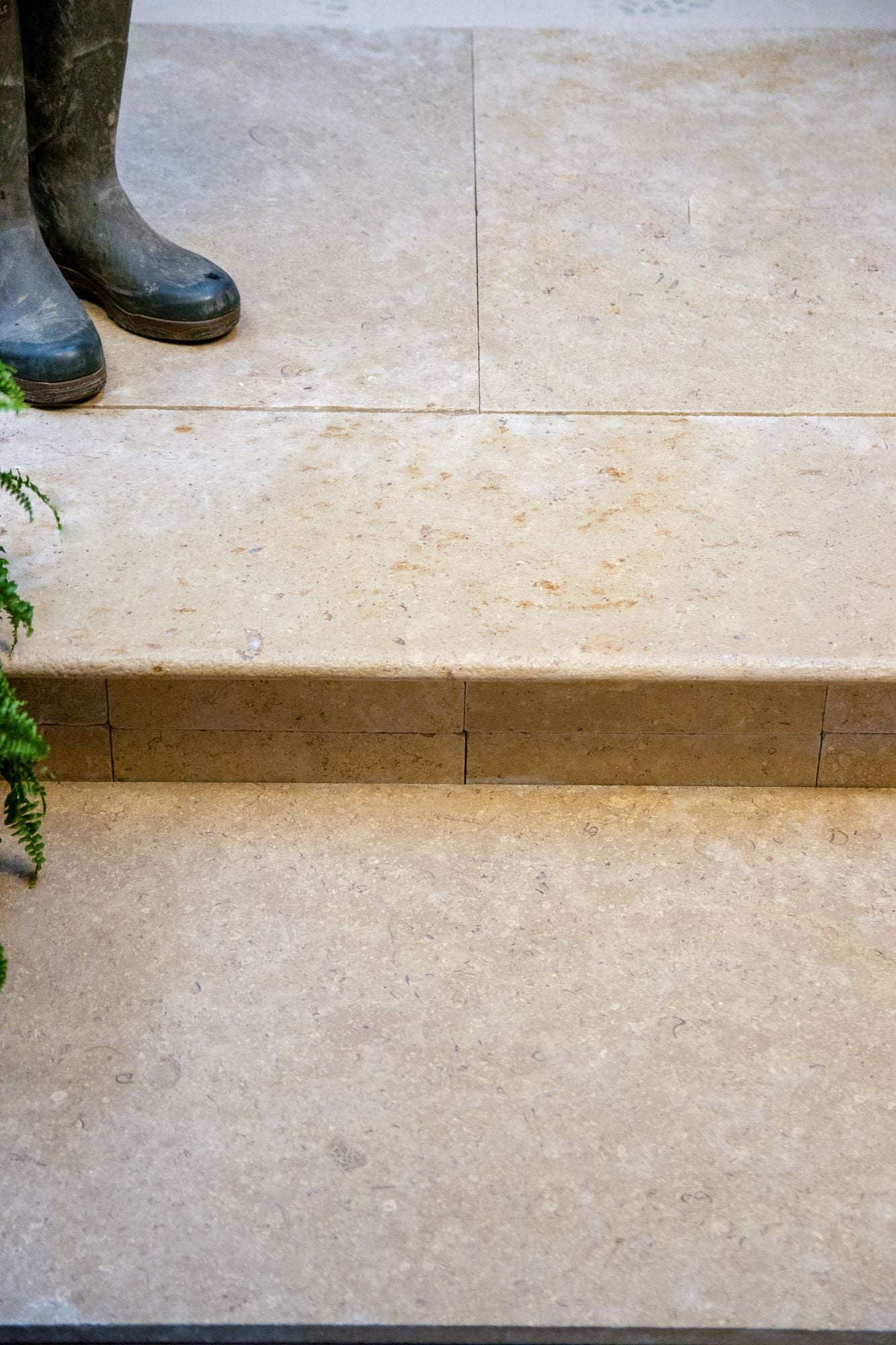 Selborne Limestone Bullnose Step Tumbled & Etched Finish With Rain Drip