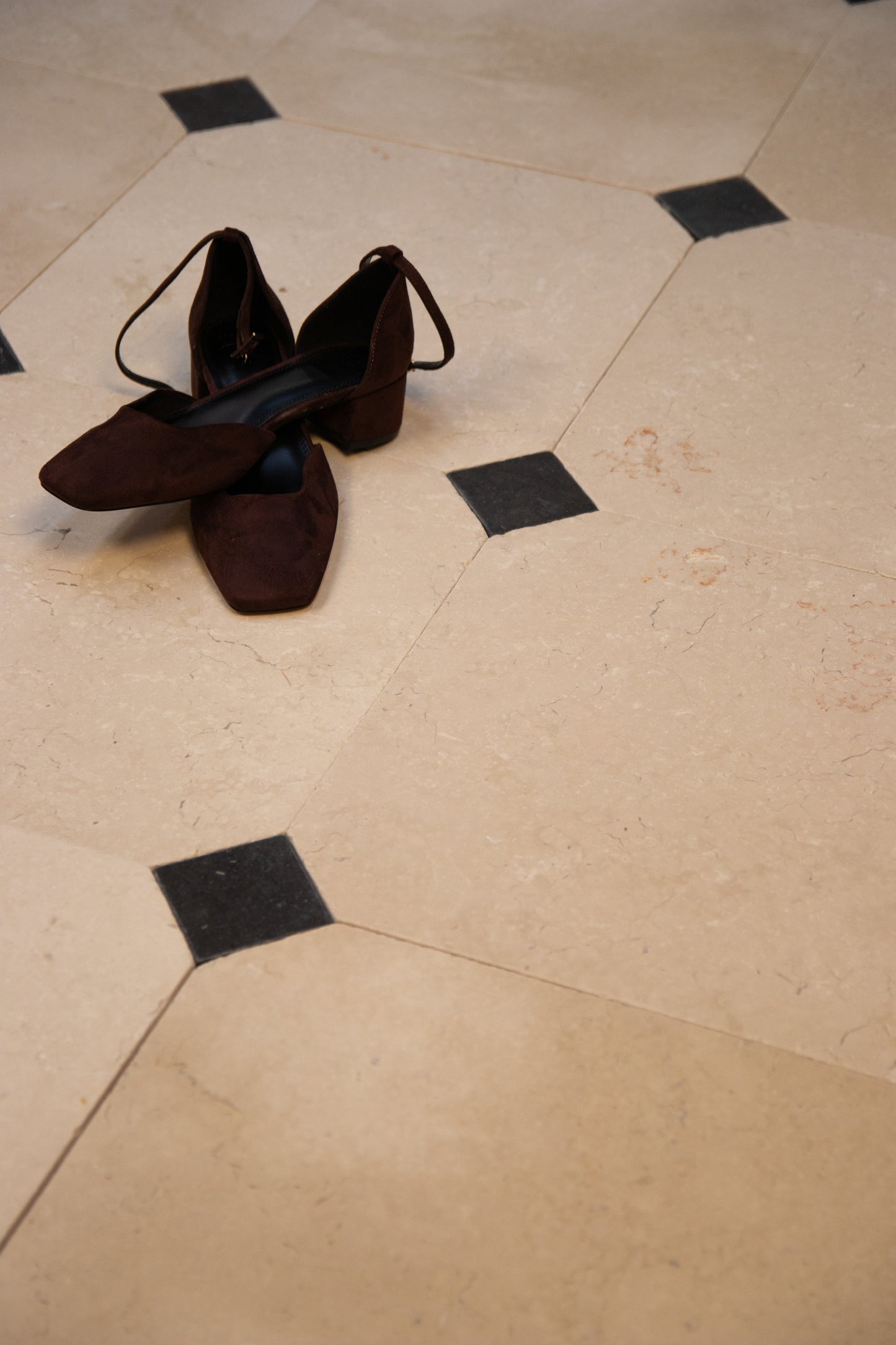 Elsham Limestone Octagon & Dot Tumbled Finish
