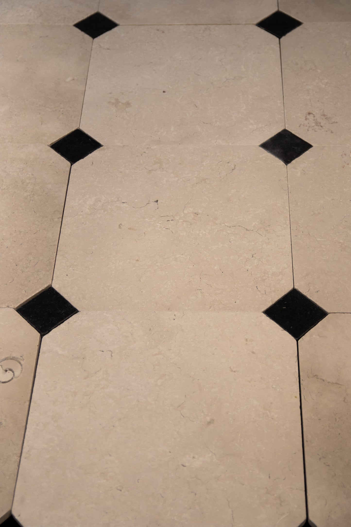 Elsham Limestone Octagon & Dot Tumbled Finish