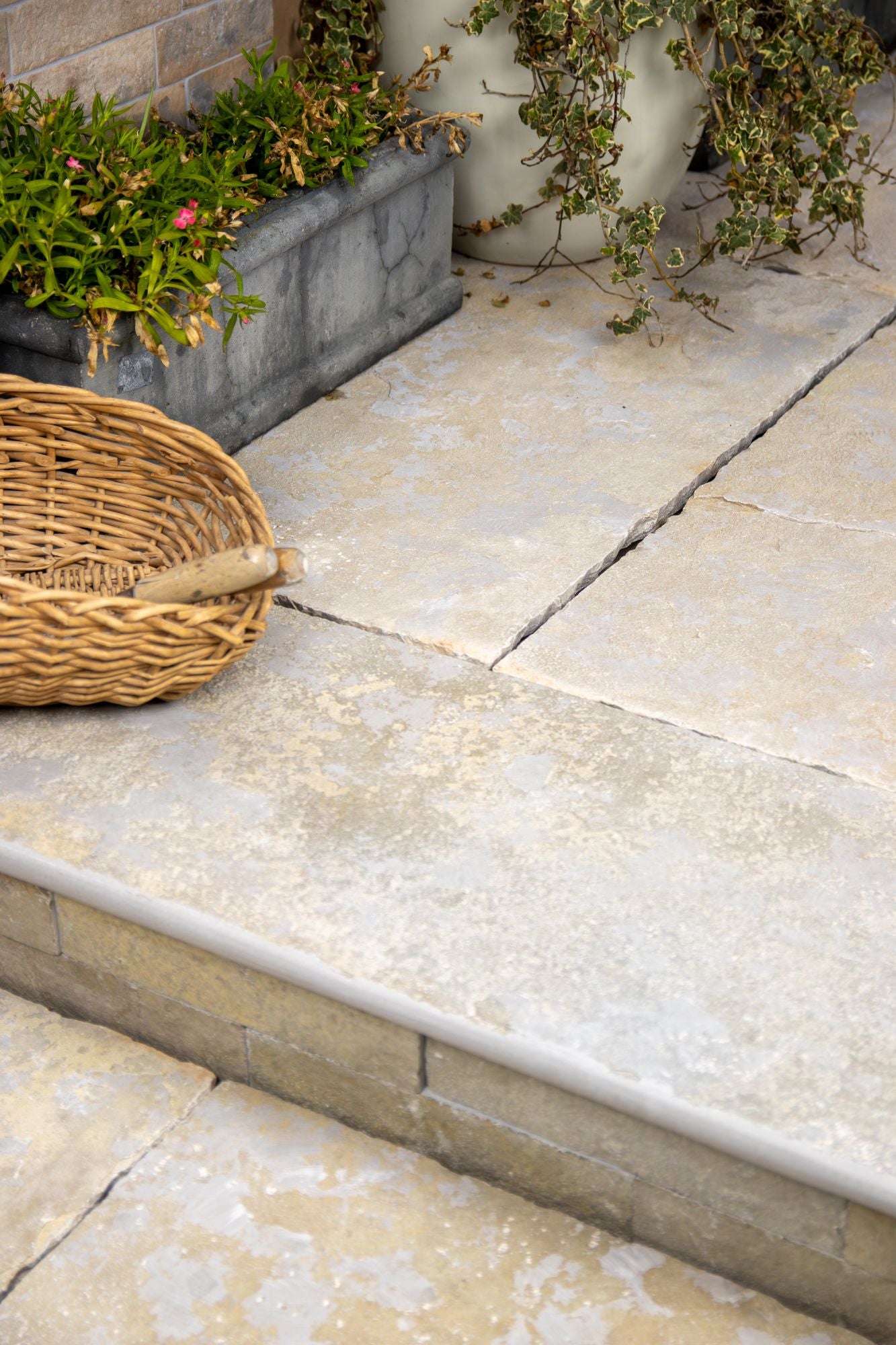 Elkstone Yellow Worn & Tumbled Bullnose Step With Rain Drip