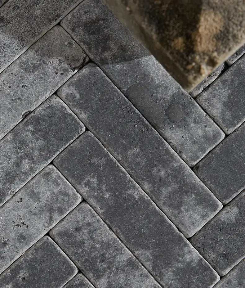 hazlebury-klinkers-tumbled-&-etched-finish