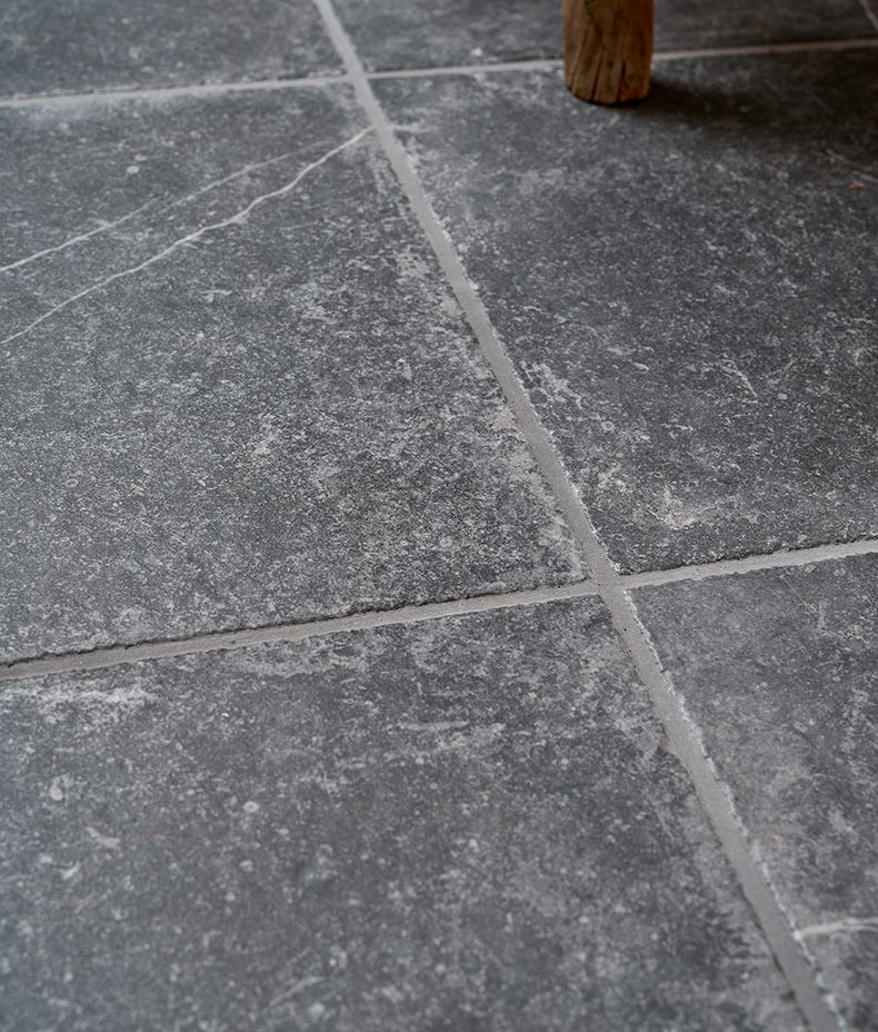 Ludlow Porcelain Charcoal