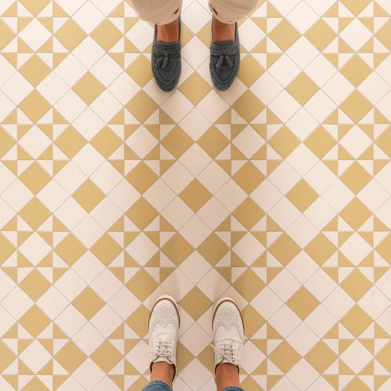 Braemar - Dover White & Hawthorn Yellow