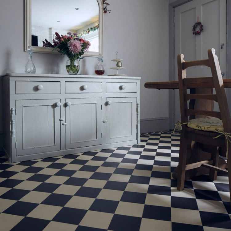 Oxford 151mm - Black & Dover White