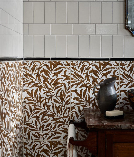 Victorian Style Wall Antique White Metro Glaze Crackle Glaze Finish