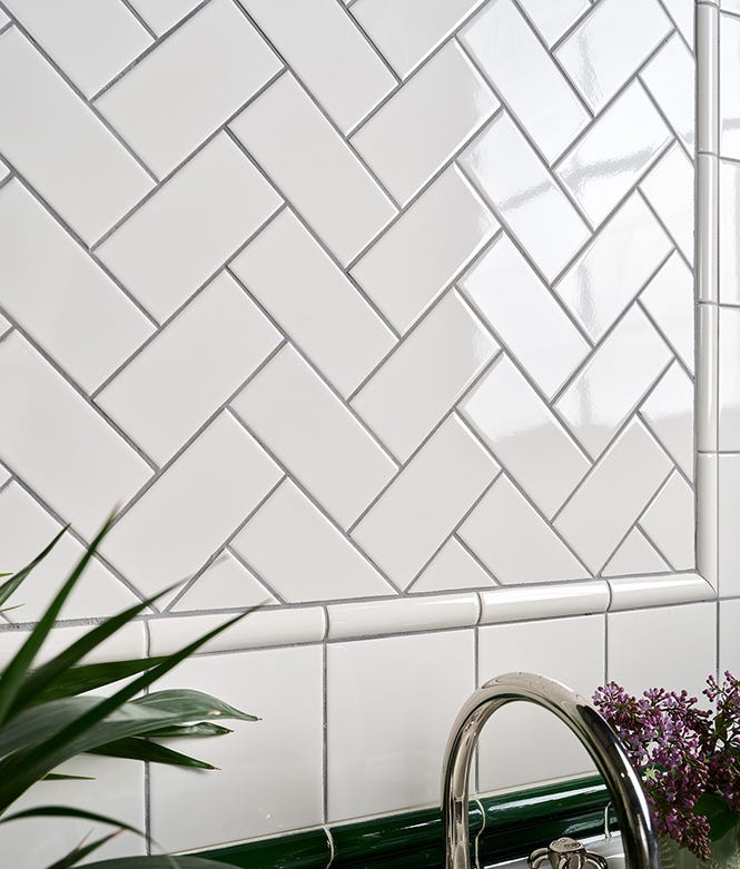 Victorian Style™ Ceramic Antique White Crackle Glaze Simple Beading