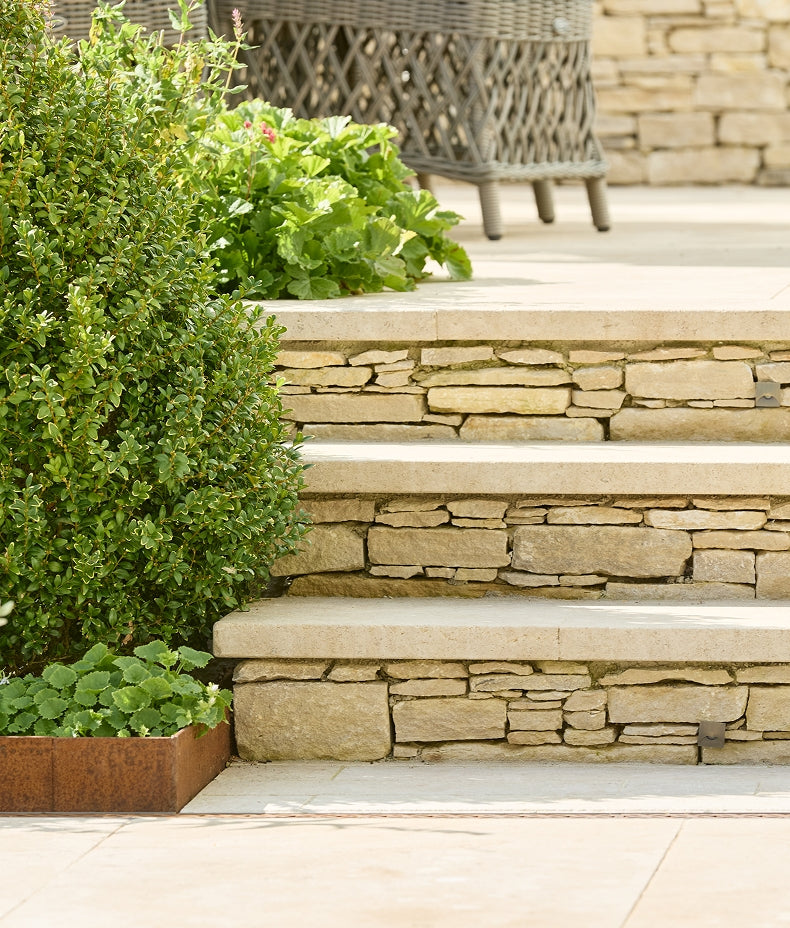 wychwood-paving-tumbled-&-etched-finish