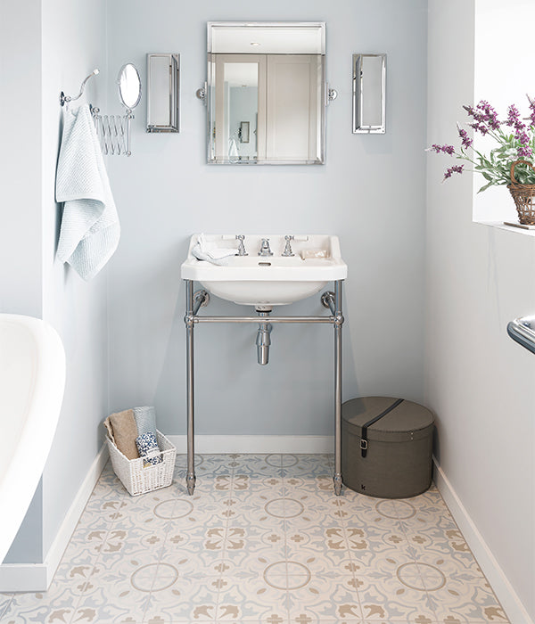 Parisian Chic Porcelain Paix